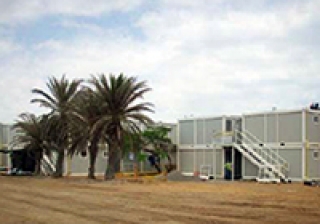 Design, Herstellung, Lieferung und Installation von 300 M&auml;nner Camp